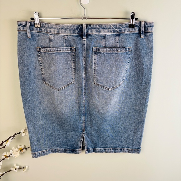Lane Bryant Denim Pensil Skirt NWT SIze 20 - Picture 4 of 4